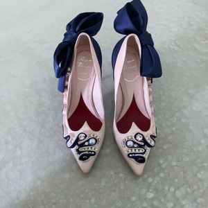 Roger Vivier Embellished Pumps